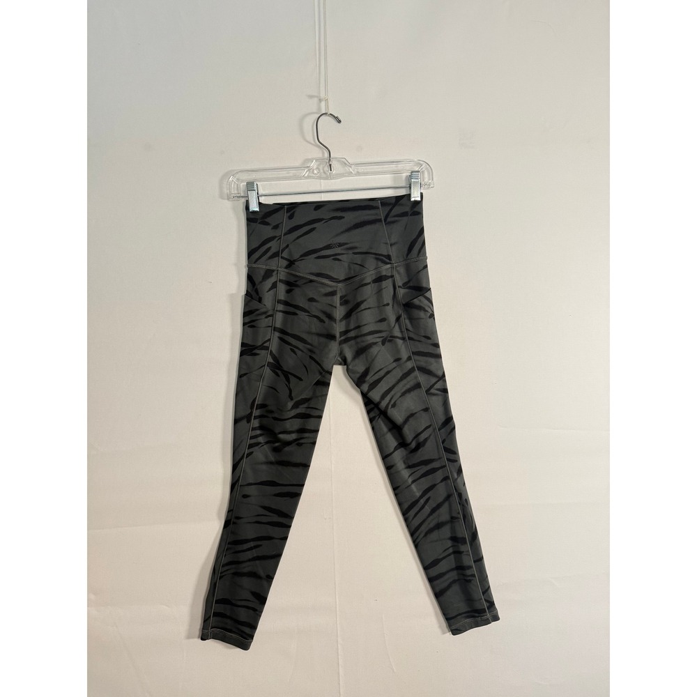 Athleta • Salutation Stash‎ Pocket II 7/8 Tight Grey Tiger Stripe Leggings XS - Picture 8 of 9